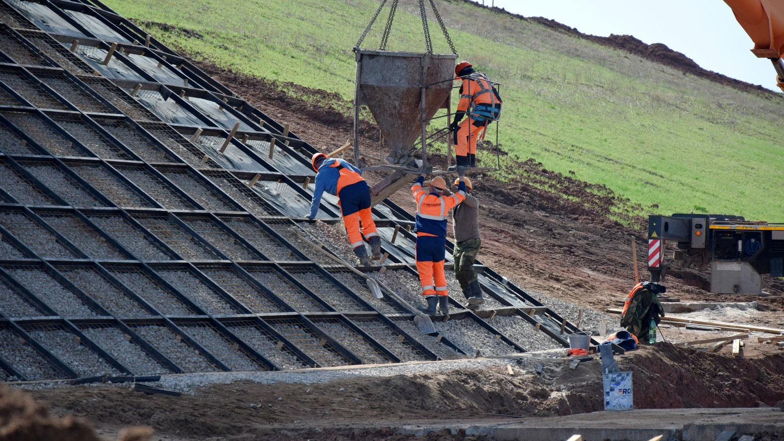 Готовность дороги Дюртюли-Ачит оценивается более чем в 80% - слайд 2
