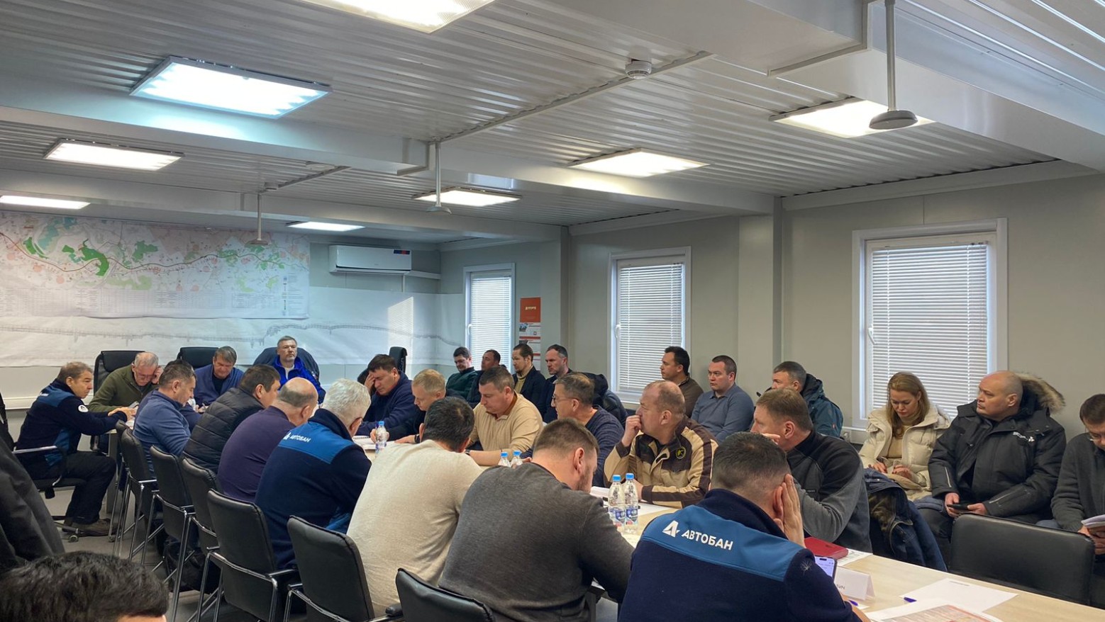 Около 700 человек трудятся на участке 90-100 1 этапа дороги Дюртюли-Ачит - слайд 1