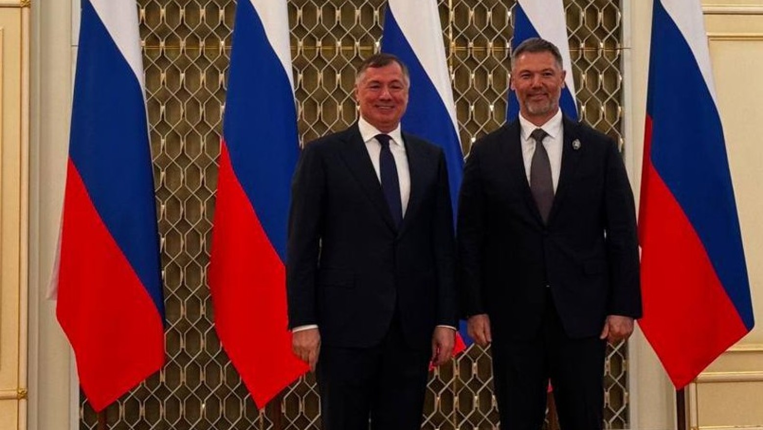 Марат Хуснуллин вручил государственную награду гендиректору СК «Автодор» - фото 1