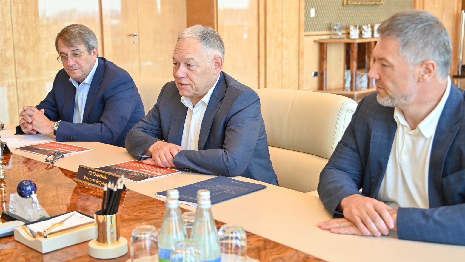 Генеральный директор СК «Автодор» Рамиль Шайдуллин принял участие во встрече Раиса Татарстана Рустама Минниханова с председателем правления Госкомпании «Автодор» Вячеславом Петушенко