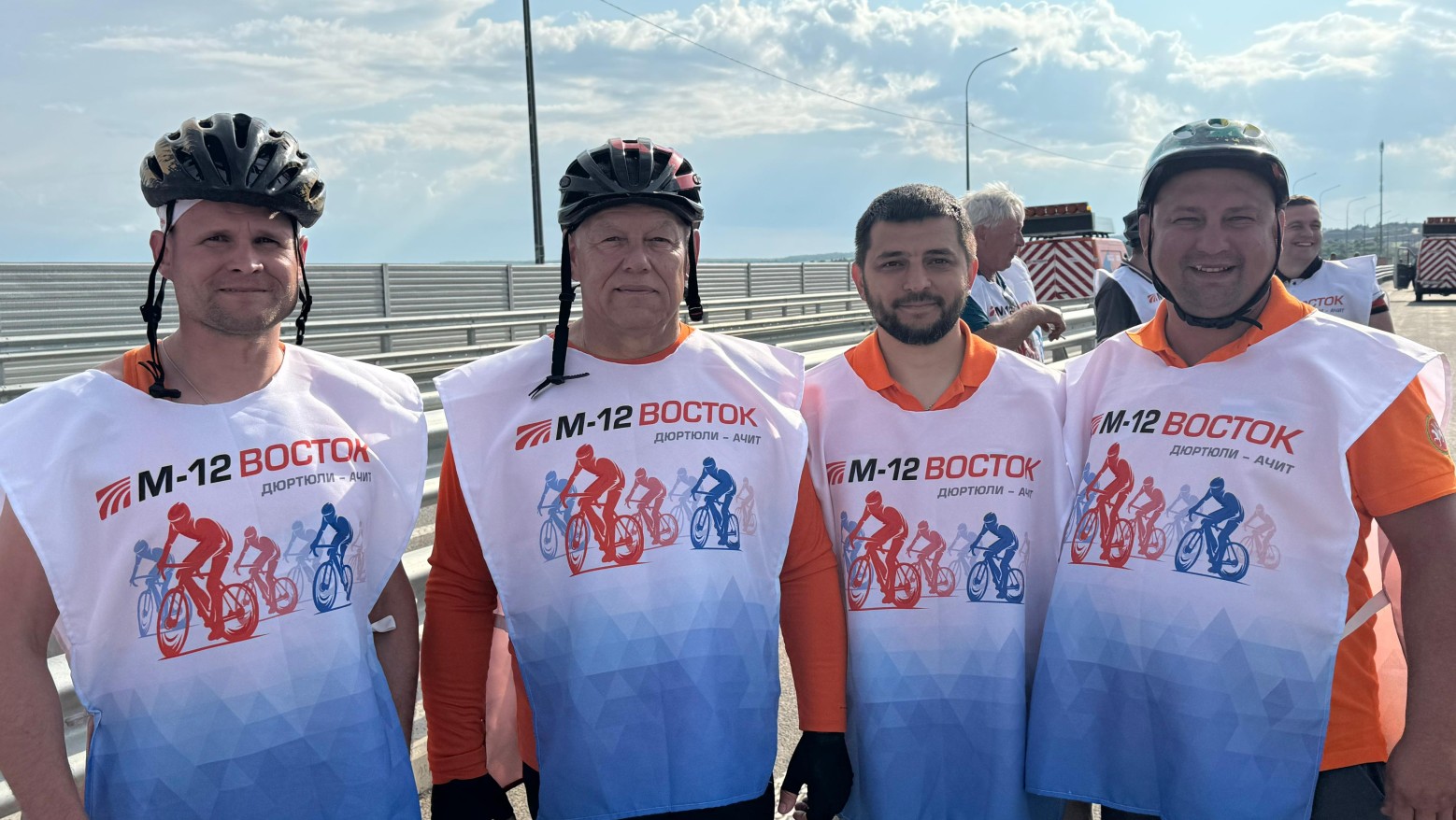 На дороге Дюртюли-Ачит прошел велозаезд в честь открытия трассы - слайд 1