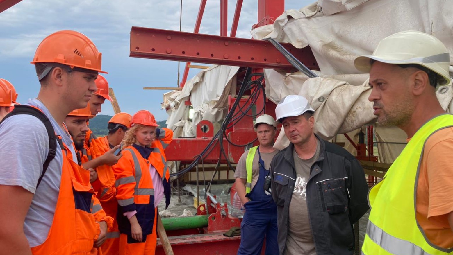 Студенты МАДИ  побывали на самом большом ИССО 1го этапа «Дюртюли-Ачит» - слайд 1